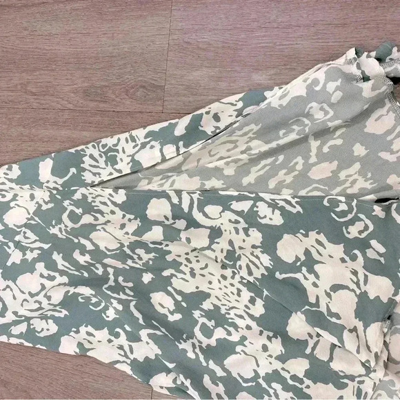 Selfie Leslie DOWNTOWN CAMI STRAP FRONT SPLIT MIDI DRESS STENCIL PRINT - Picture 7 of 12